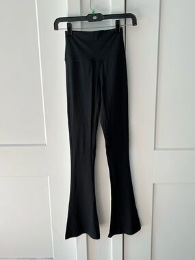 Lululemon Black Align High Rise Ribbed Mini Flare Pants Sz 2